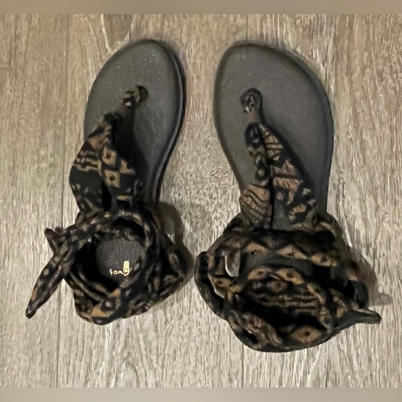 Sanuk Geometric Sling Up Yoga Sandals - Picture 3 of 5